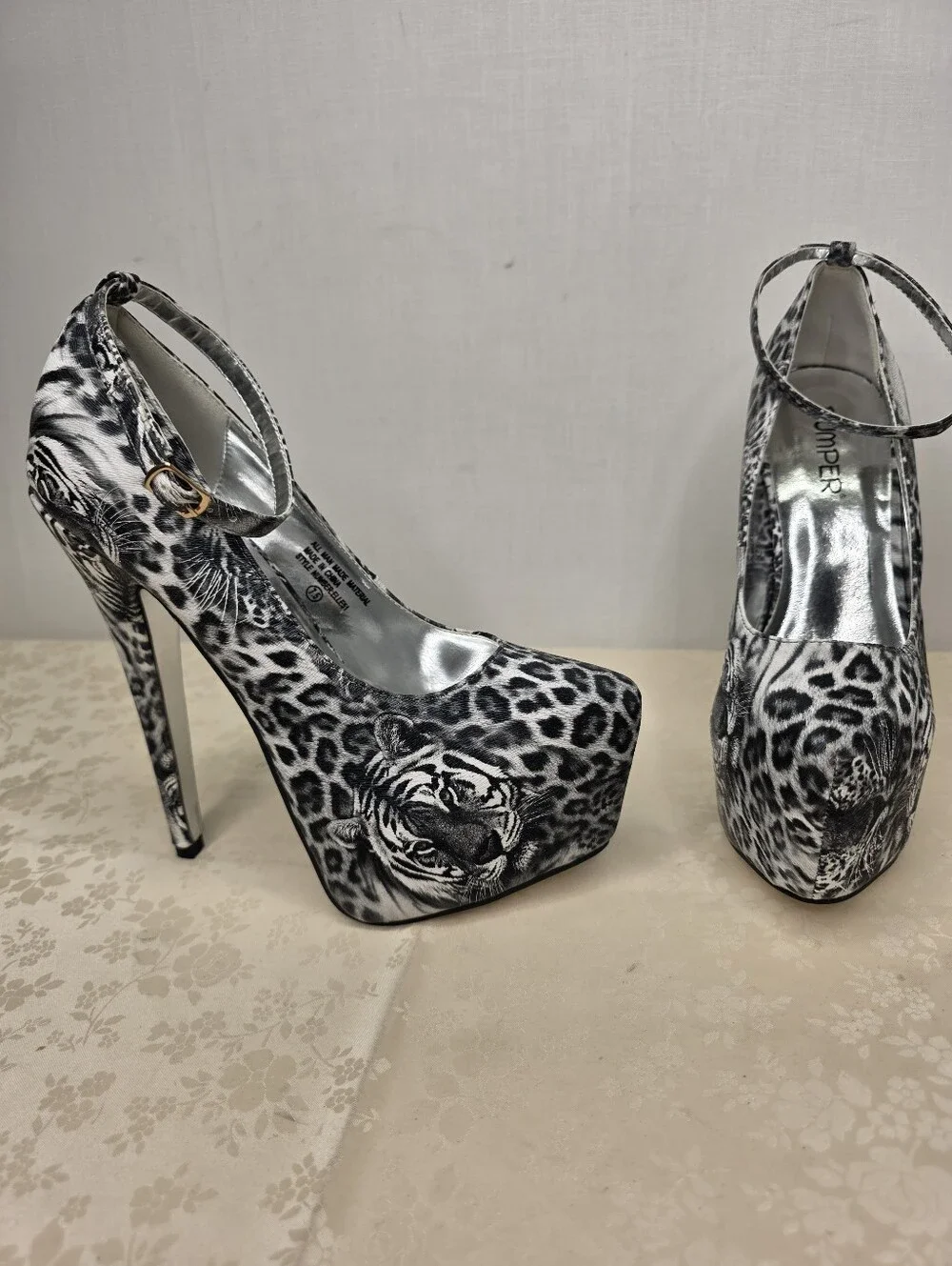 Bumper Black White Animal Tiger Print Platform Stiletto Heels Sz 7.5